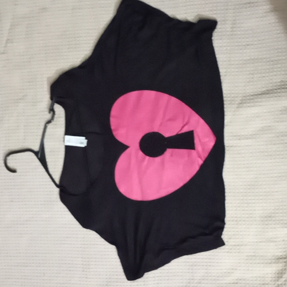 Women's black key to my heart crop top